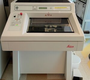 Leica 3050S Cryostat-2 (location: 05A314.10)